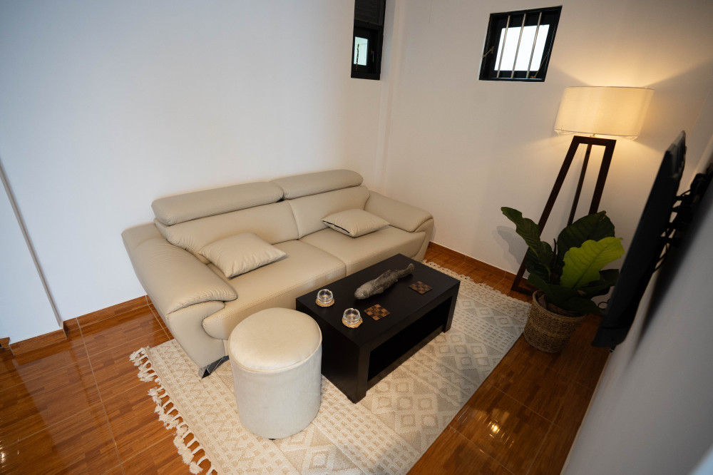 Private Apartment with King Bedroom, Single Room & Kitchen